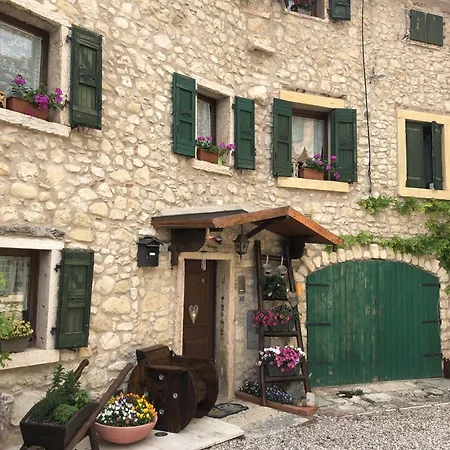 Tatil Evi L'affresco, Rural House In Valpolicella Courtyard