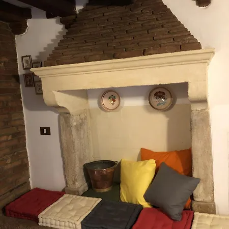 Tatil Evi L'affresco, Rural House In Valpolicella Courtyard Marano di Valpolicella