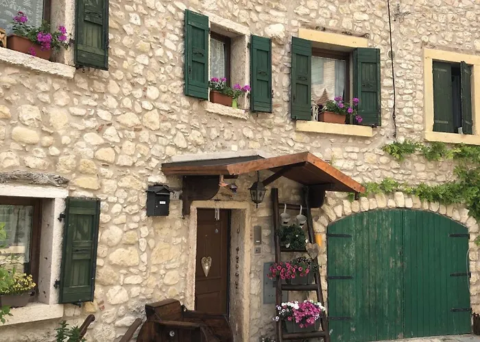 Tatil Evi L'affresco, Rural House In Valpolicella Courtyard