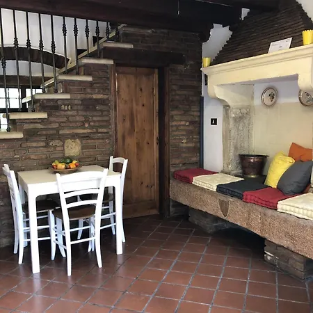 L'affresco, Rural House In Valpolicella Courtyard