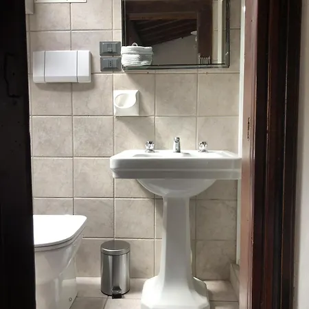 Nyaraló L'affresco, Rural House In Valpolicella Courtyard *